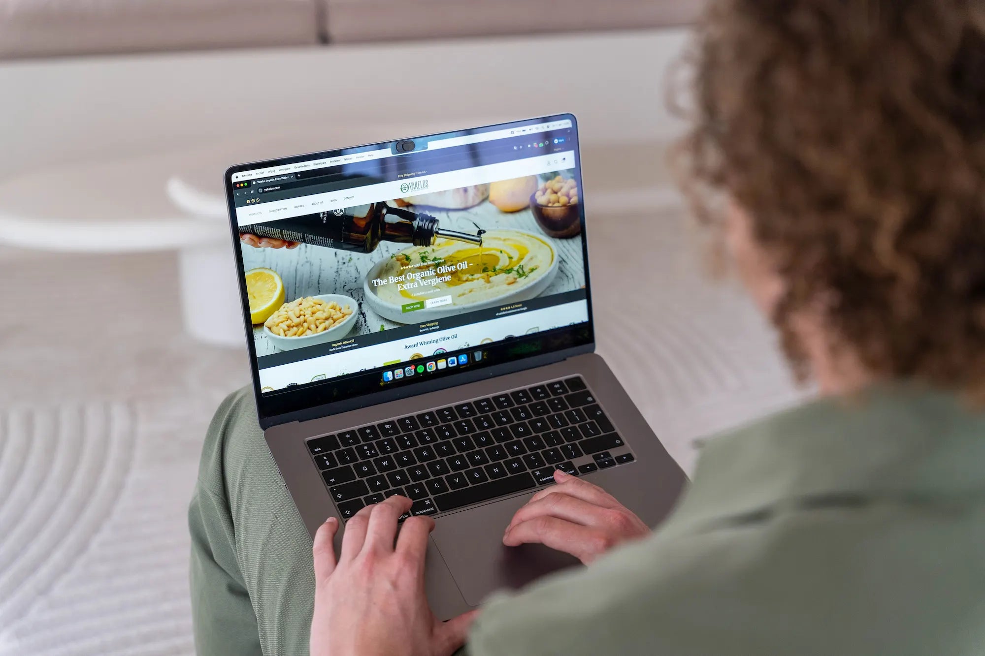 Wat kost een Shopify webshop laten bouwen? (2026)
